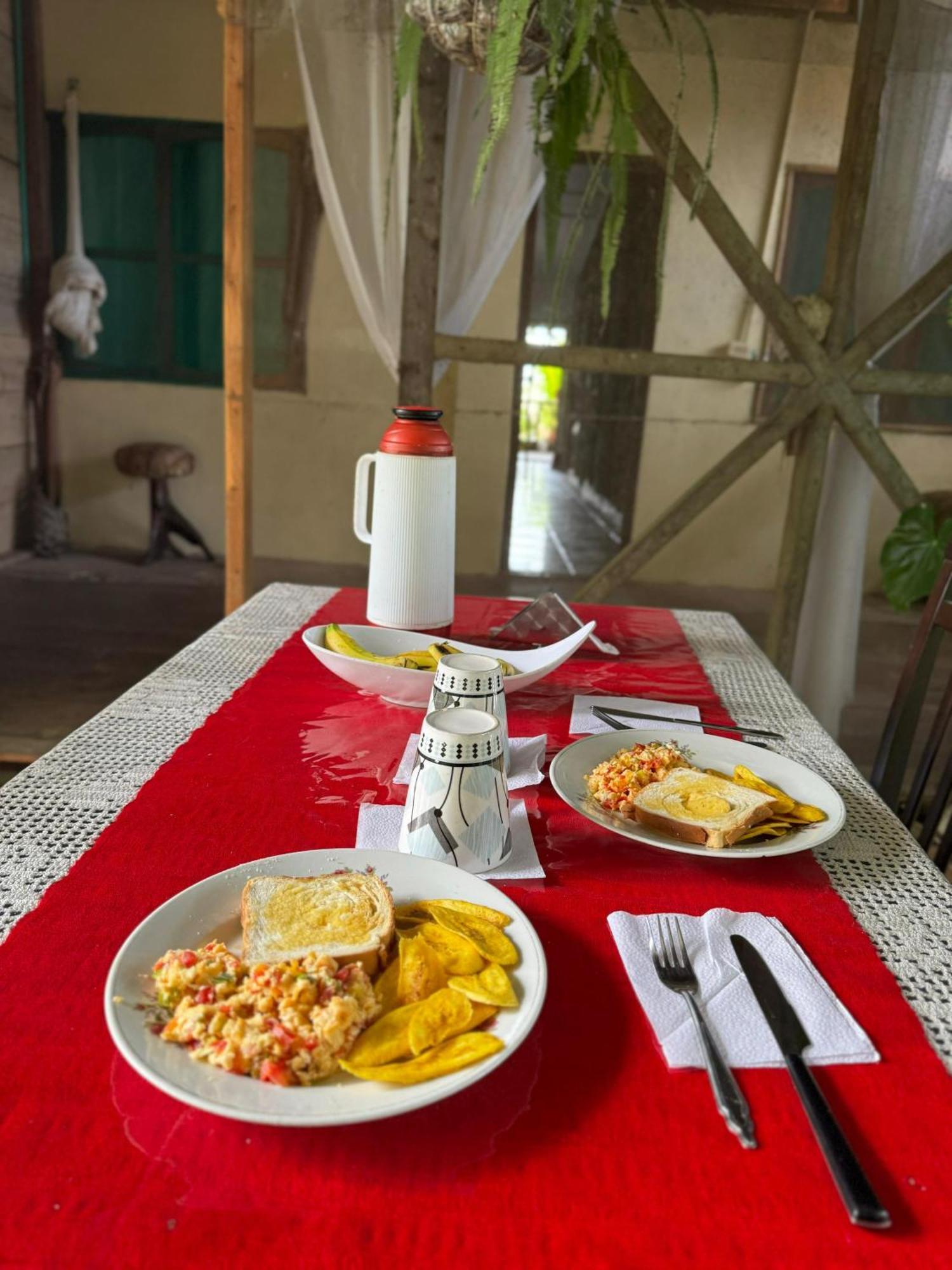 Hotel Refugio Maiku Puerto Nariño Exterior foto